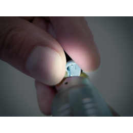 PRESTO AQUA LUX - не требующий смазки турбинный наконечник с подачей воды и оптикой LED