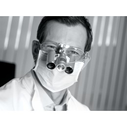 EyeMag Light II - мощный LED-осветитель с максимальной интенсивностью освещения 50000 люкс для высокой детализации