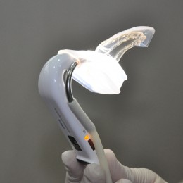 eBite (Electronic Bite) - беспроводная система интраоральной подсветки и аспирации