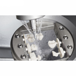 VHF R5 - 5-осный фрезерный станок для сухой и влажной фрезеровки